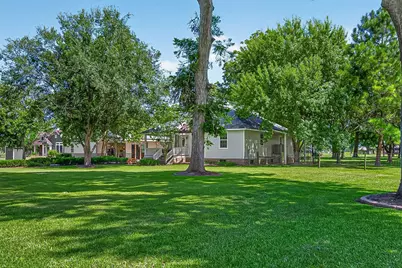 238 Horse Shoe Trail, Angleton, TX 77515 - Photo 2