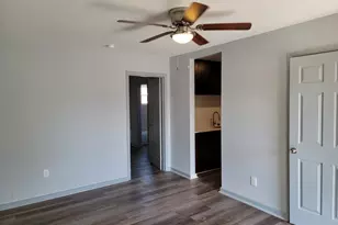 10209 Wiggins St, Houston, TX 77029 - Photo 4
