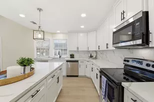 900 Cedar Rd, Kemah, TX 77565 - Photo 12