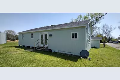 122 S Circle Drive, Liverpool, TX 77577 - Photo 1