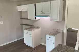 122 S Circle Dr, Liverpool, TX 77577 - Photo 8