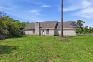 3513 E Bayou Dr, La Porte, TX 77571 - Photo 36