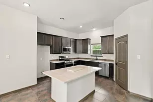 7049 Pine Shadows Rd, Cleveland, TX 77328 - Photo 12