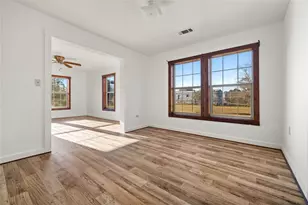 14202 Susie Ln, Alvin, TX 77511 - Photo 2