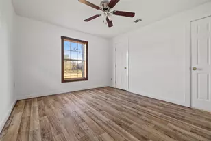 14202 Susie Ln, Alvin, TX 77511 - Photo 4