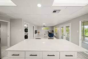 1031 Star Dr, Dickinson, TX 77539 - Photo 12