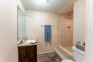2010 Caplin St, Houston, TX 77026 - Photo 6