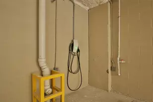 4819 Caroline St, Houston, TX 77004 - Photo 36