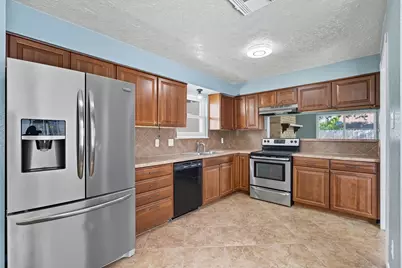 9731 Shell Rock Road, La Porte, TX 77571 - Photo 12