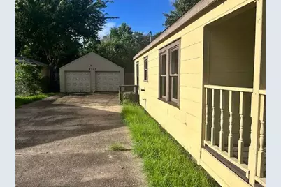 2113 3rd Avenue N, Texas City, TX 77590 - Photo 2
