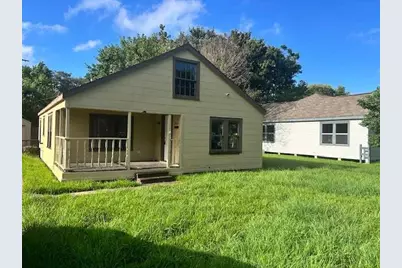 2113 3rd Avenue N, Texas City, TX 77590 - Photo 1