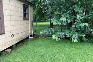 2113 3rd Ave N, Texas City, TX 77590 - Photo 10