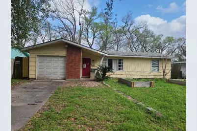 422 Surratt Drive, Houston, TX 77091 - Photo 2