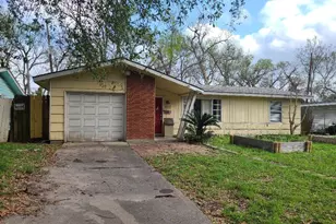 422 Surratt Dr, Houston, TX 77091 - Photo 4