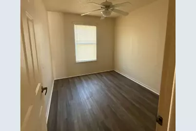 516 Laredo, Navasota, TX 77868 - Photo 6