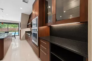 7610 Guinevere Dr, Sugar Land, TX 77479 - Photo 16