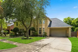 7610 Guinevere Dr, Sugar Land, TX 77479 - Photo 6