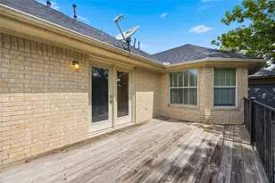 7610 Guinevere Dr, Sugar Land, TX 77479 - Photo 38