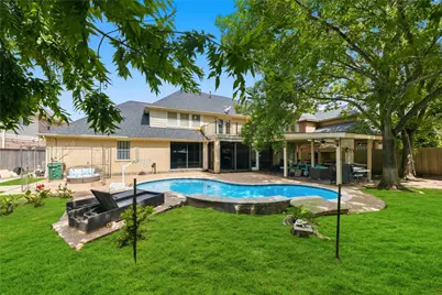 7610 Guinevere Drive, Sugar Land, TX 77479 - Photo 2