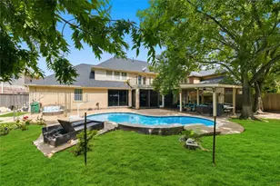7610 Guinevere Dr, Sugar Land, TX 77479 - Photo 2