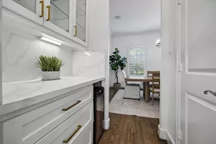 4523 Maple St, Bellaire, TX 77401 - Photo 18
