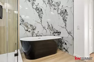 2410 Calumet St, Houston, TX 77004 - Photo 32