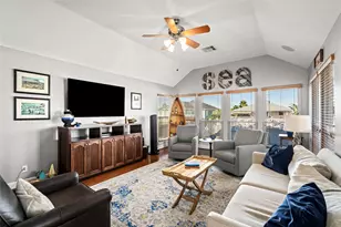 1314 Hawaii Dr, Tiki Island, TX 77554 - Photo 8