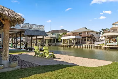 1314 Hawaii Drive, Tiki Island, TX 77554 - Photo 26