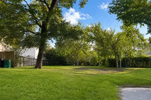 951 W 41st St, Houston, TX 77018 - Photo 1