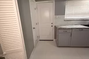 6405 Westward St, Houston, TX 77081 - Photo 8