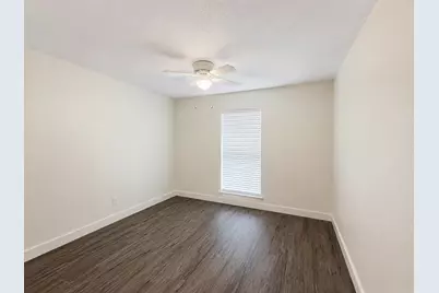 707 S 2nd Street, La Porte, TX 77571 - Photo 4