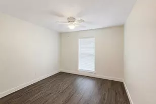 707 S 2nd St, La Porte, TX 77571 - Photo 4