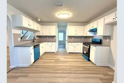 7506 Broken Arrow Street, Baytown, TX 77521 - Photo 10