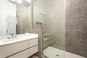 625 Piney Point Rd, Houston, TX 77024 - Photo 20