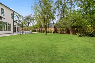 625 Piney Point Rd, Houston, TX 77024 - Photo 36