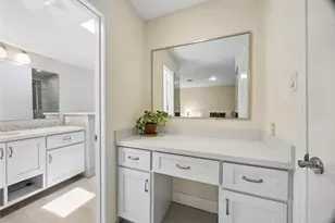 5851 Doliver Dr, Houston, TX 77057 - Photo 20