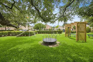 5851 Doliver Dr, Houston, TX 77057 - Photo 32