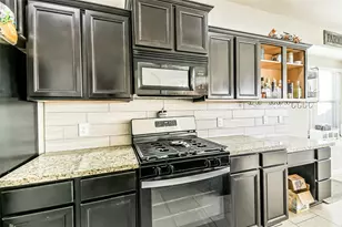 405 Lake Line Dr, Alvin, TX 77511 - Photo 8