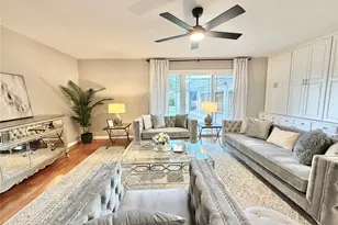 4027 Martinshire Dr, Houston, TX 77025 - Photo 2