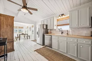 4119 Liberty Dr, Galveston, TX 77554 - Photo 8