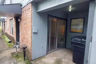 8710 Ilona Ln, Houston, TX 77025 - Photo 28