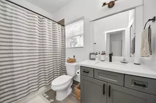 1066 Mansfield St, Houston, TX 77091 - Photo 32