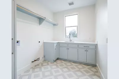2031 Saxon Drive, Houston, TX 77018 - Photo 24