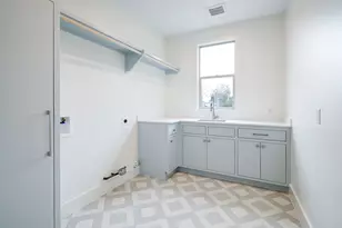 2031 Saxon Dr, Houston, TX 77018 - Photo 24