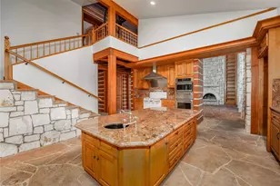 206 Rolling Hill Dr, La Grange, TX 78945 - Photo 8