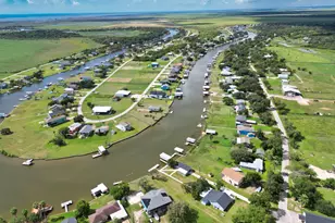 876 County Rd 298, Sargent, TX 77414 - Photo 32