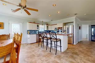816 Pinata Dr, Crystal Beach, TX 77650 - Photo 20