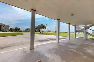816 Pinata Dr, Crystal Beach, TX 77650 - Photo 40