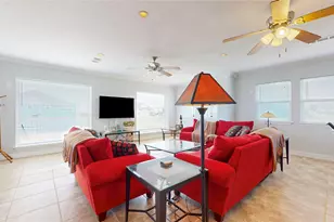 816 Pinata Dr, Crystal Beach, TX 77650 - Photo 14
