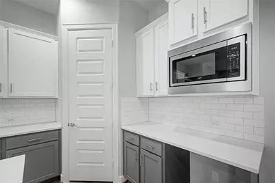 911 W 35th Street #E, Houston, TX 77018 - Photo 10